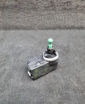 Audi A4 S4 B6 8E 8H Headlight level adjustment motor 1J0941295F 1J0941295B
