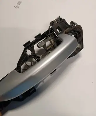 Volkswagen PASSAT B7 Front door exterior handle/bracket 