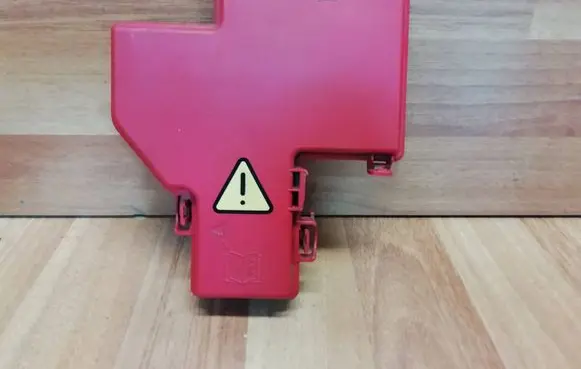 Renault Zoe Fuse box cover 243453588R