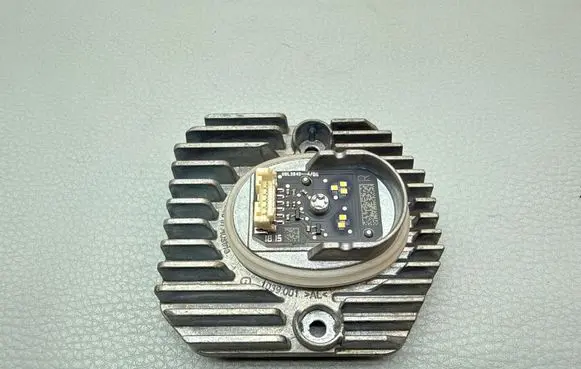 BMW 5 G30 G31 G38 LED ballast control module 1039001