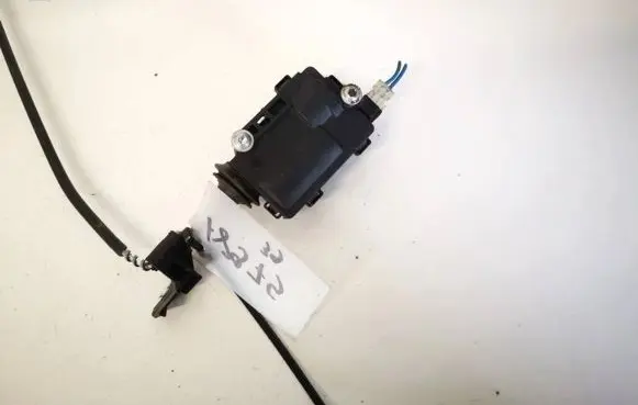 Opel Astra H Central locking motor 13208157