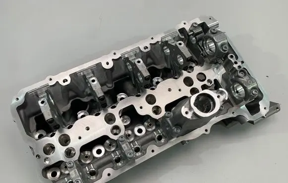 BMW M5 F90 Engine head 7852462