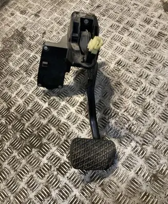 Mercedes-Benz A W169 Brake pedal 1692901001 A1692901001