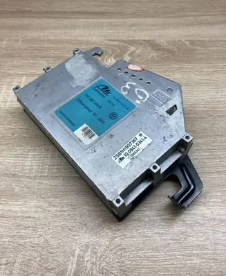 Volkswagen Golf III ABS control unit/module 1H0907379B 10094103134
