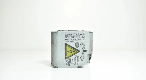 Audi A6 S6 C6 4F Headlight ballast module Xenon 5DD00831950