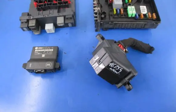 Audi A3 S3 A3 Sportback 8P Fuse box set