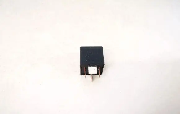 BMW 5 E60 E61 Other relay 61366901469 v23136-j6-x48
