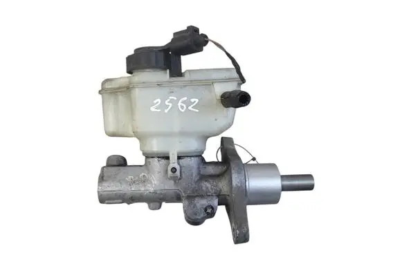 Volkswagen Golf V Master brake cylinder 03350886351