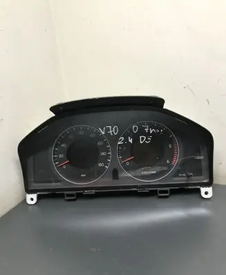 Volvo V70 Speedometer (instrument cluster)