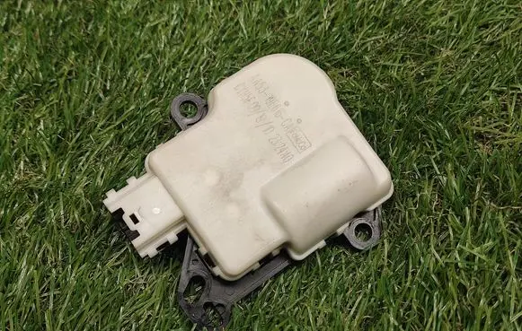 Ford Explorer Air flap motor/actuator AA5319E616CA