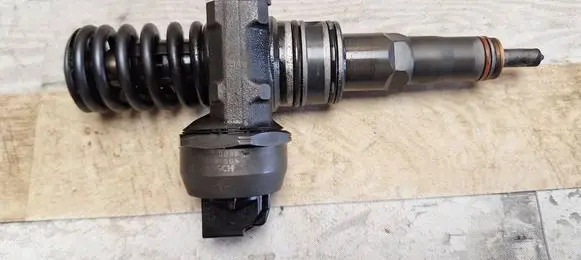 Fuel injector