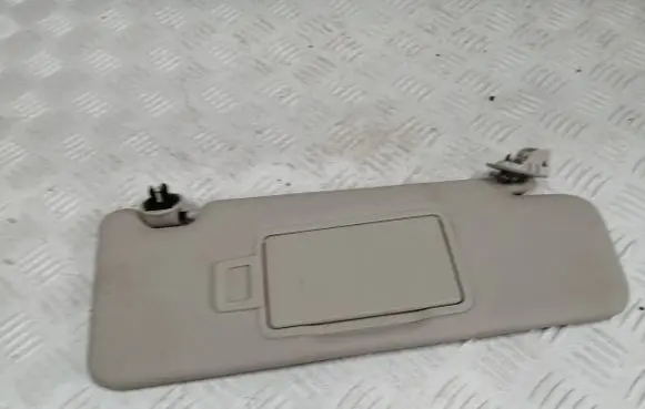 Renault Duster II Sun visor clip/hook/bracket 