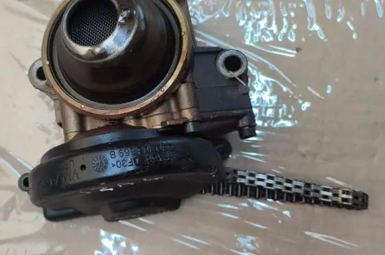Seat Ibiza IV (6J,6P) Oil pump 
