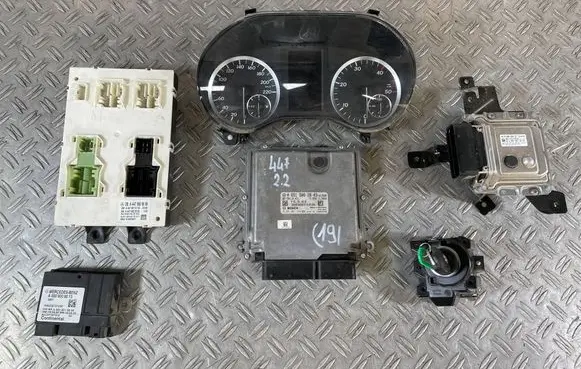 Mercedes-Benz Vito Viano W447 Engine ECU kit and lock set A6519002803 A4479009509 A0009009213
