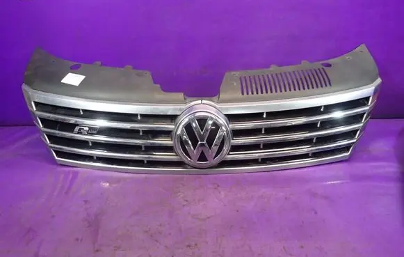 Volkswagen PASSAT CC Front grill 3C8853601A