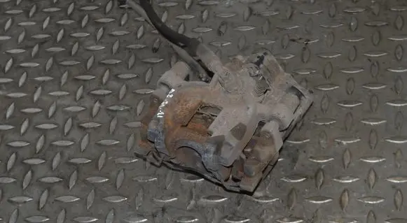 Audi Q2 - Rear brake caliper 5Q0615405EE