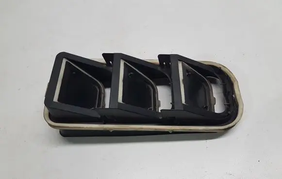 Peugeot 5008 II Quarter panel pressure vent 9678565780