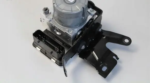 Ford Focus ABS Pump JX612B373GF