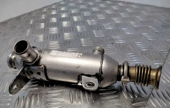 Peugeot 607 EGR valve cooler 9631424880
