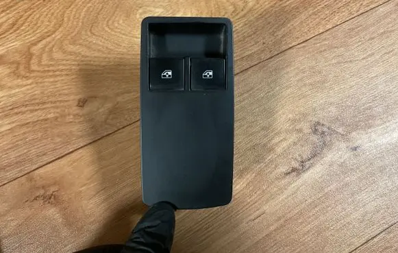 Opel Insignia A Electric window control switch 13222226