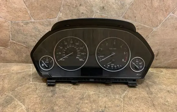 BMW 3 F30 F35 F31 Speedometer (instrument cluster) 2273585