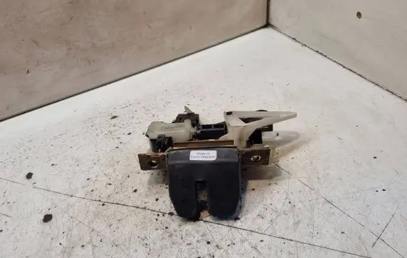 Volvo V70 Tailgate/trunk/boot lock/catch/latch 30753829