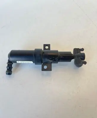Volkswagen PASSAT B6 Headlight washer spray nozzle 3C0955103A