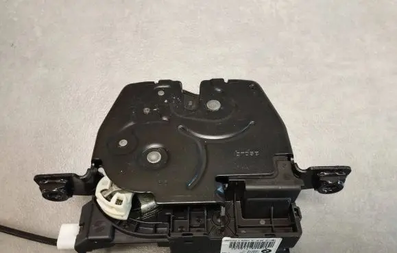 BMW X5 F15 Tailgate/trunk/boot lock/catch/latch 51244817123