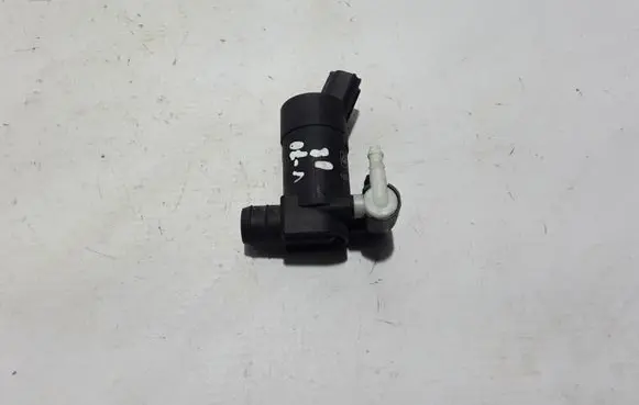 Volvo V70 Windscreen/windshield washer pump
