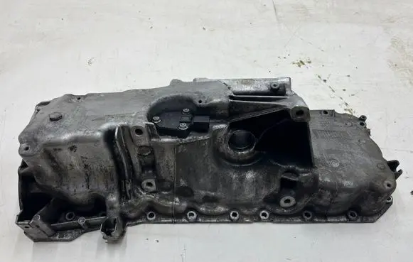 BMW X3 F25 Oil sump 67698410 7823203