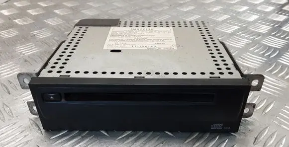 Mitsubishi Pajero Radio/CD/DVD/GPS head unit MR372110