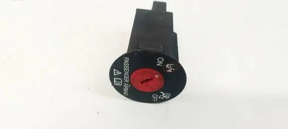 Passenger airbag on/off switch