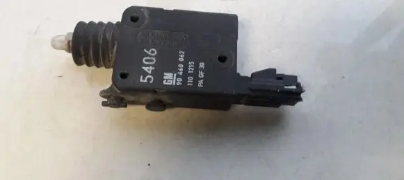 Opel Astra G Central locking vacuum pump 90460062 1101215