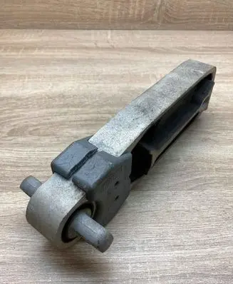 Volvo XC90 Engine mount bracket 31430195AA 31330590