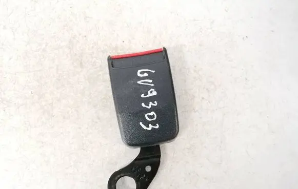 Middle seatbelt buckle (rear)