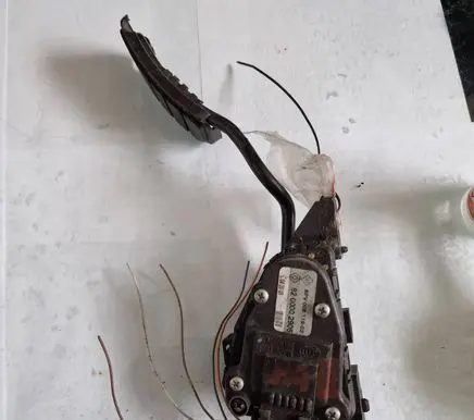 Renault Laguna II Accelerator throttle pedal 8200002905 6PV00811902