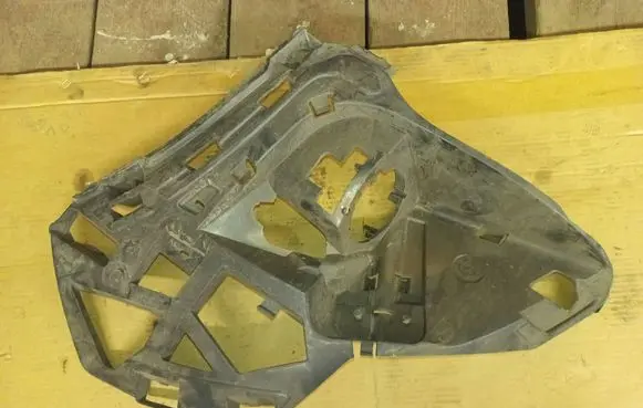 Renault Scenic III - Grand scenic III Front bumper mounting bracket 001033319