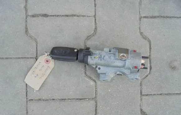 Audi A4 S4 B6 8E 8H Ignition lock 4B0905851G