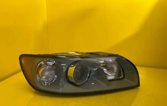 Volvo V50 Headlight/headlamp 30698886