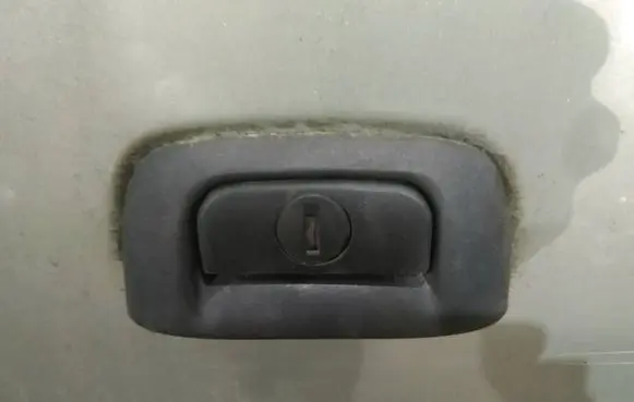Renault Thalia I Tailgate exterior lock 