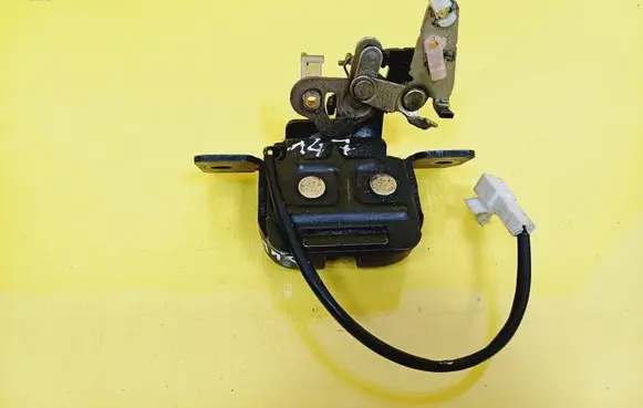 KIA Carens II Tailgate/trunk/boot lock/catch/latch