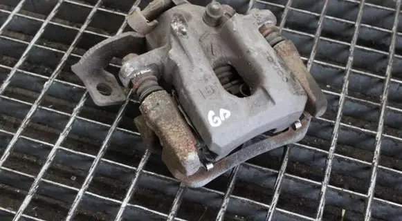 Toyota Prius (XW30) Rear brake caliper