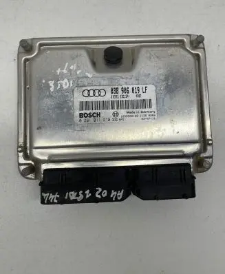 Audi A4 S4 B6 8E 8H Engine control unit/module 038906019LF 1039S02190 0281011210