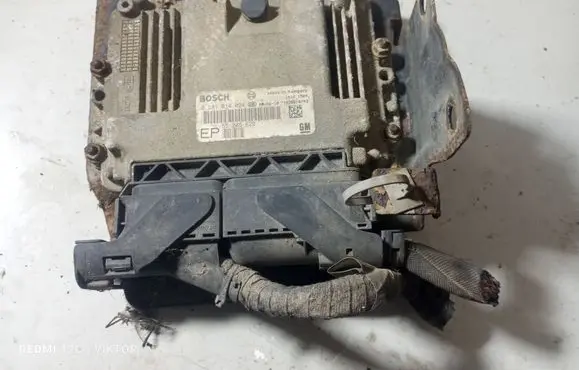 Opel Zafira B Engine control unit/module 0281014024 55205622