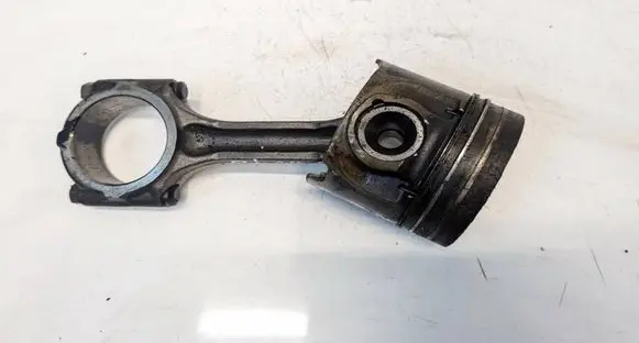 KIA Sorento Piston with connecting rod