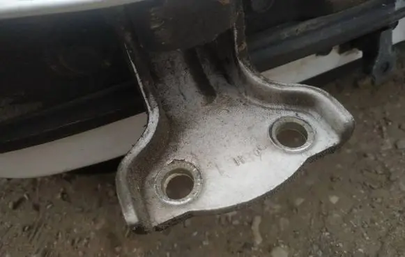 Chevrolet Captiva Rear door lower hinge