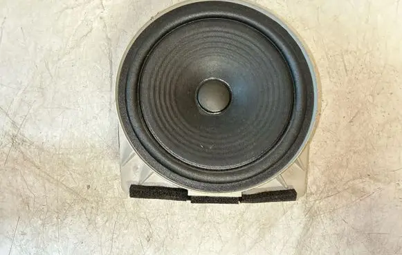 Honda CR-V Front door speaker F1687A