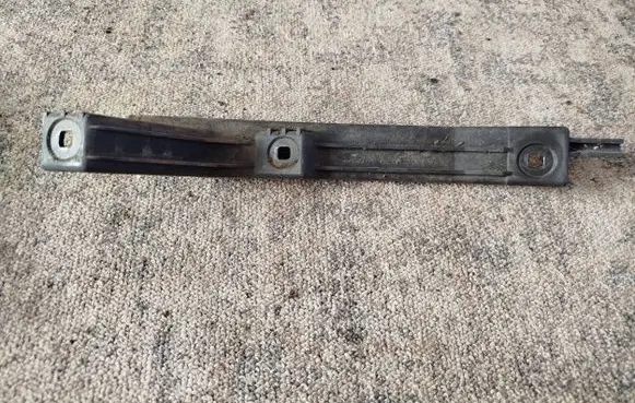 Audi TT Mk1 Rear bumper mounting bracket 8N0807454