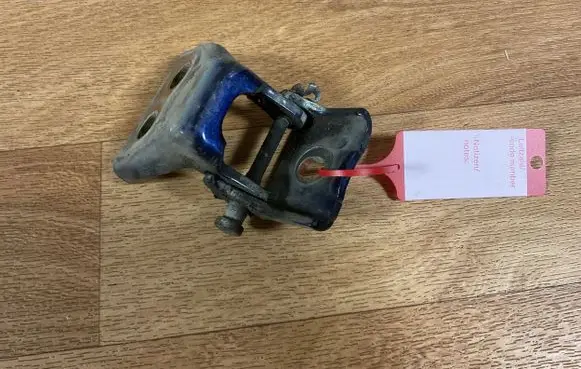 Volvo V50 Front door lower hinge 
