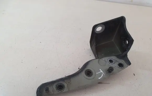 Jaguar F-Pace Fender mounting bracket HK8316291BC